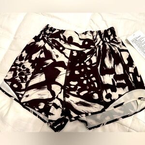 Lululemon Hotty Hot 4” HR size 4